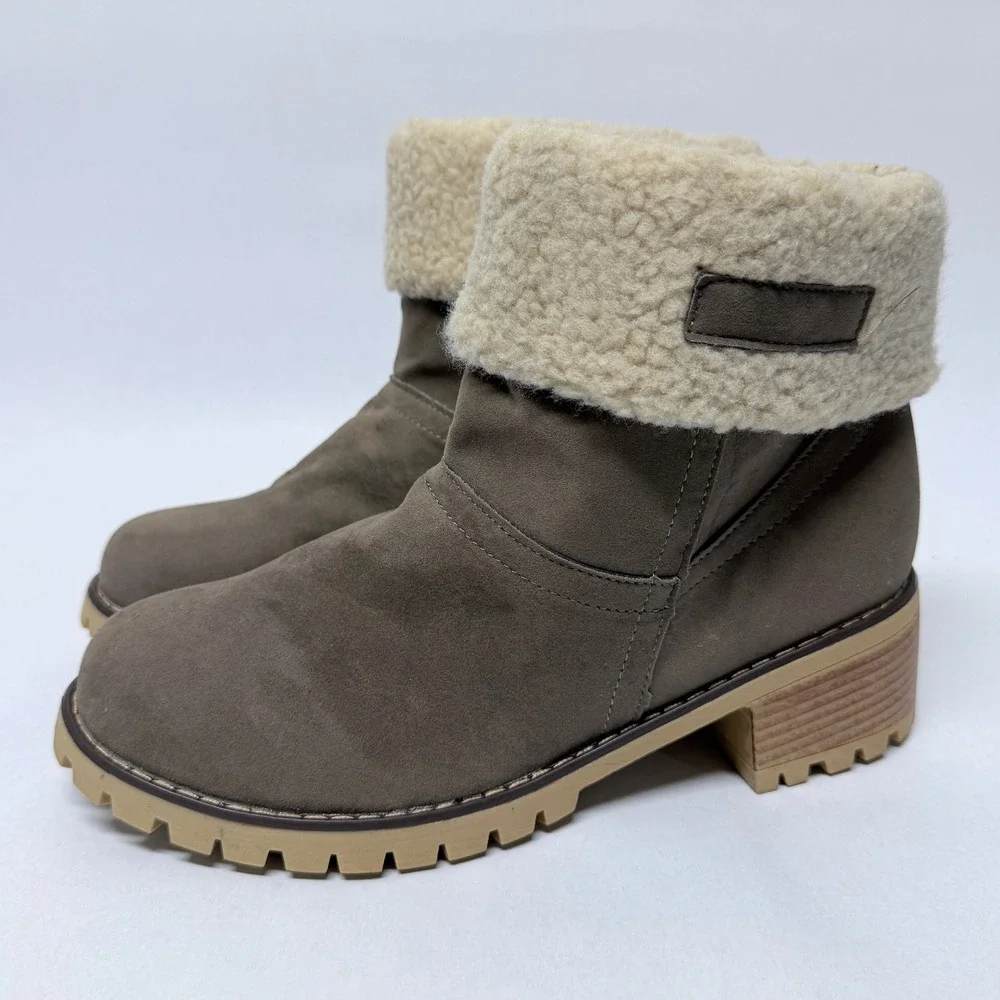 Unbranded Taupe Faux Suede Sherpa Lined Lug Sole Ankle Boots Size 42 Brown